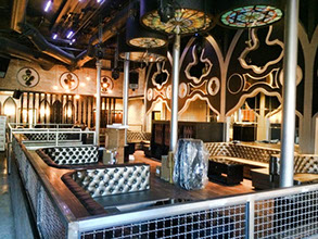 Printed interior wall graphics in a lounge